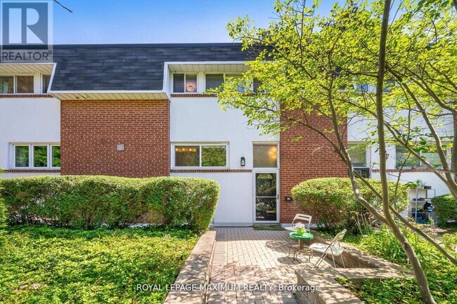 90 George Henry Blvd in Toronto, ON - Building Photo - Building Photo