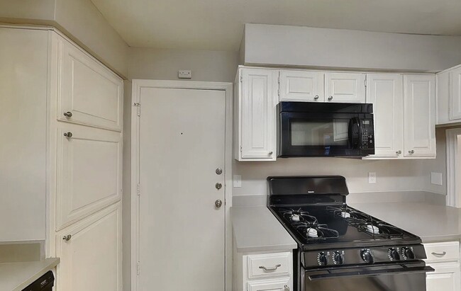 2136 Glenn Ln in Red Oak, TX - Building Photo - Building Photo