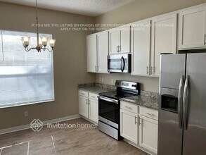 402 Sycamore Springs St in Debary, FL - Foto de edificio - Building Photo