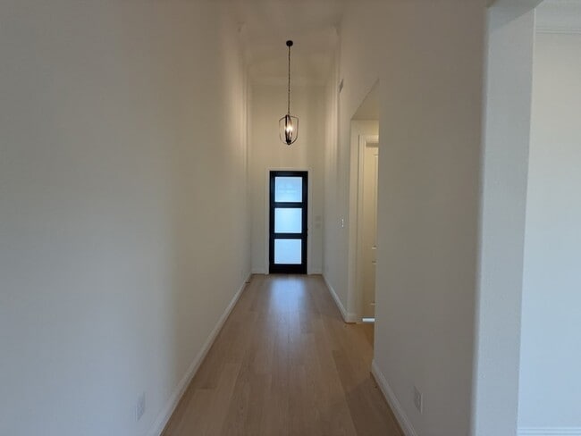 2463 Bussey Dr in Irving, TX - Foto de edificio - Building Photo