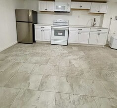 303 Bunker Hill Ave in Waterbury, CT - Building Photo - Building Photo