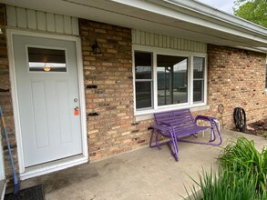 914-A Crescent St in Champaign, IL - Foto de edificio - Building Photo