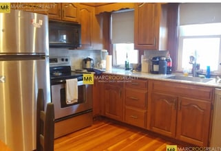 45 Bowdoin St, Unit 2 in Medford, MA - Foto de edificio - Building Photo