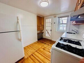 25 Hillview Ave-Unit -2Fl in Yonkers, NY - Building Photo - Building Photo