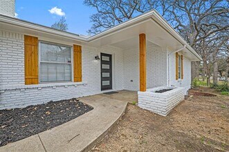 3524 Shady Valley Dr in Pantego, TX - Building Photo - Building Photo