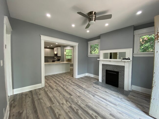 1660 Bruce Ave, Unit 2 in Cincinnati, OH - Building Photo - Building Photo