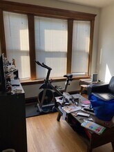 2340 W Montana St in Chicago, IL - Building Photo - Building Photo