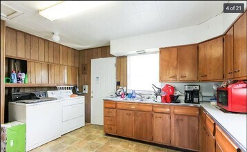 2304 S Pershing Dr in Muncie, IN - Building Photo - Building Photo