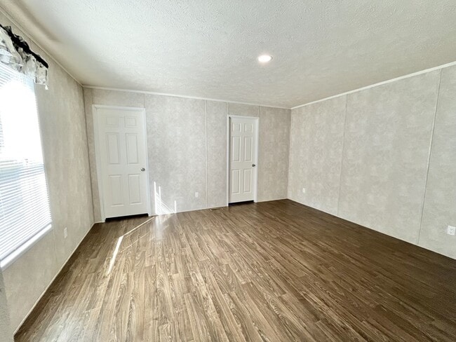 3701 2nd St in Coralville, IA - Building Photo - Building Photo