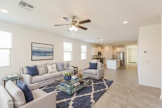 17484 W Sunnyslope Ln in Waddell, AZ - Foto de edificio - Building Photo