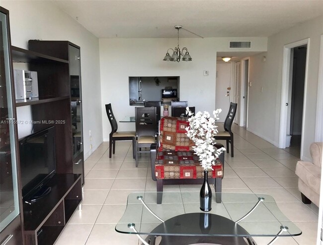 9310 Fontainebleau Blvd