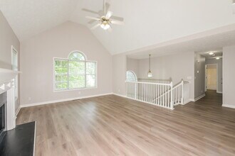 9385 Eagles Landing Dr in Gainesville, GA - Building Photo - Building Photo