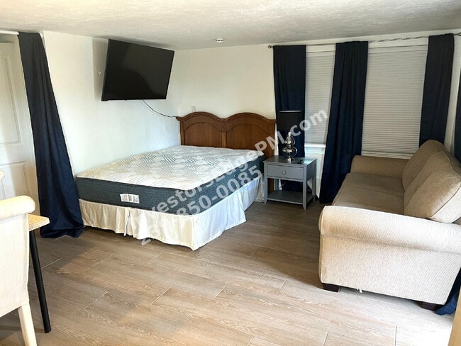 property at 1148 Harbor Dr