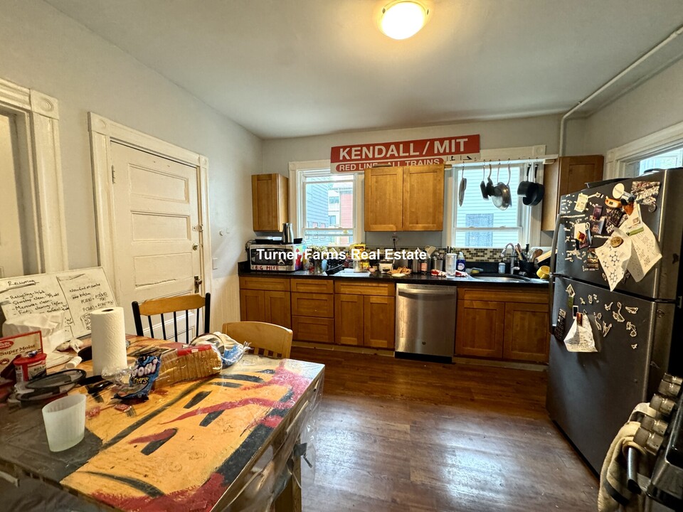 3 Kinnaird St, Unit 1 in Cambridge, MA - Foto de edificio