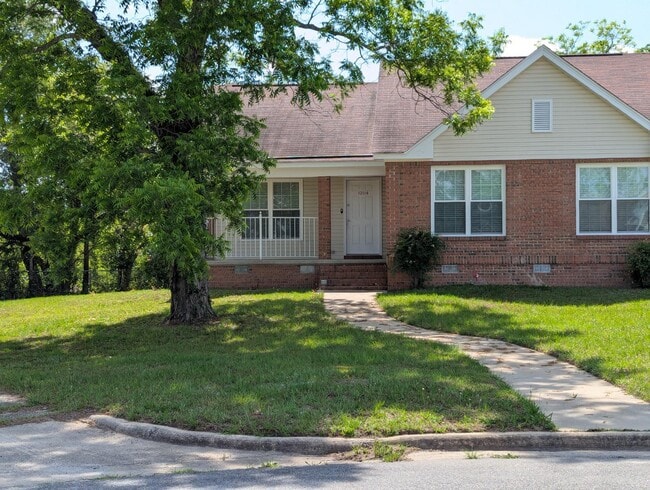 property at 1304 Montego Ct