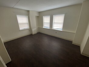 104 Peterborough St, Unit #3B in Boston, MA - Building Photo - Building Photo