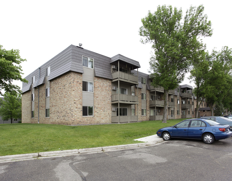 Valley Manor Apartments in Hastings, MN - Building Photo