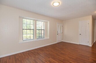 1013 Ramble Creek Dr in Pflugerville, TX - Building Photo - Building Photo