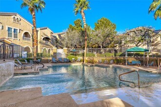 10001 Peace Way in Las Vegas, NV - Building Photo - Building Photo