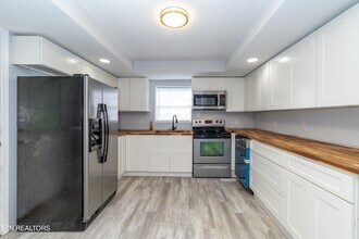 770 Mahoney Rd in Oliver Springs, TN - Foto de edificio - Building Photo