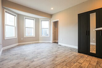 77 Linden St, Unit 1 in Boston, MA - Foto de edificio - Building Photo