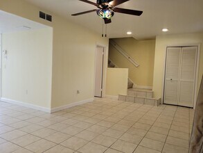 10813 Sandpiper Dr in Houston, TX - Foto de edificio - Building Photo