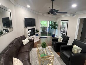 7300 E Earll Dr, Unit 12D in Scottsdale, AZ - Building Photo - Building Photo