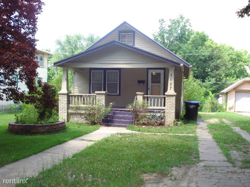 1127 SW Medford Ave in Topeka, KS - Building Photo