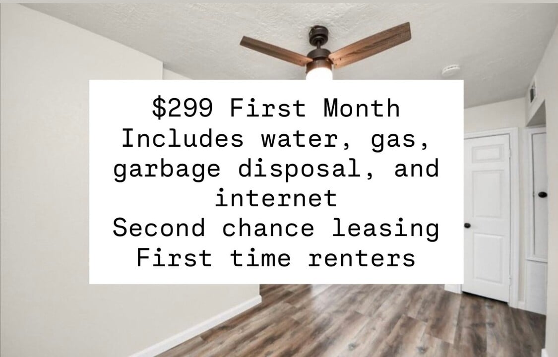 2110 Melbourne St in Houston, TX - Building Photo