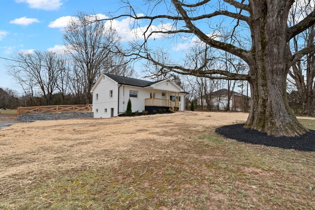 7600 Rustic Ln in Knoxville, TN - Building Photo - Building Photo