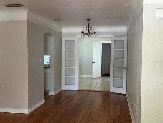 215 24th Ave N in St. Petersburg, FL - Building Photo - Building Photo