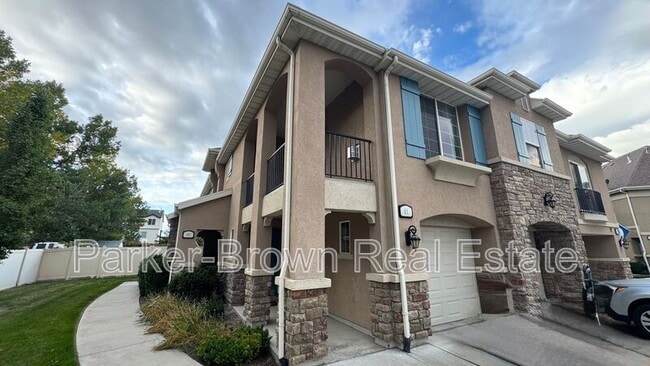 61 S Clayton Ct
