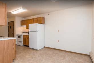 Hillview Apartments in Sioux Falls, SD - Building Photo - Building Photo