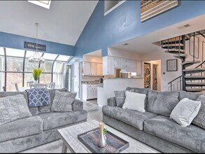 7 Pevero Dr in Vernon, NJ - Building Photo - Building Photo