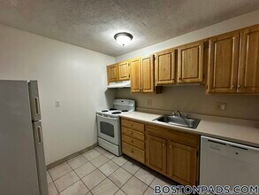 84 Gardner St in Boston, MA - Building Photo - Building Photo