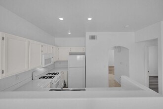 5828 W Vegas Dr in Las Vegas, NV - Building Photo - Building Photo