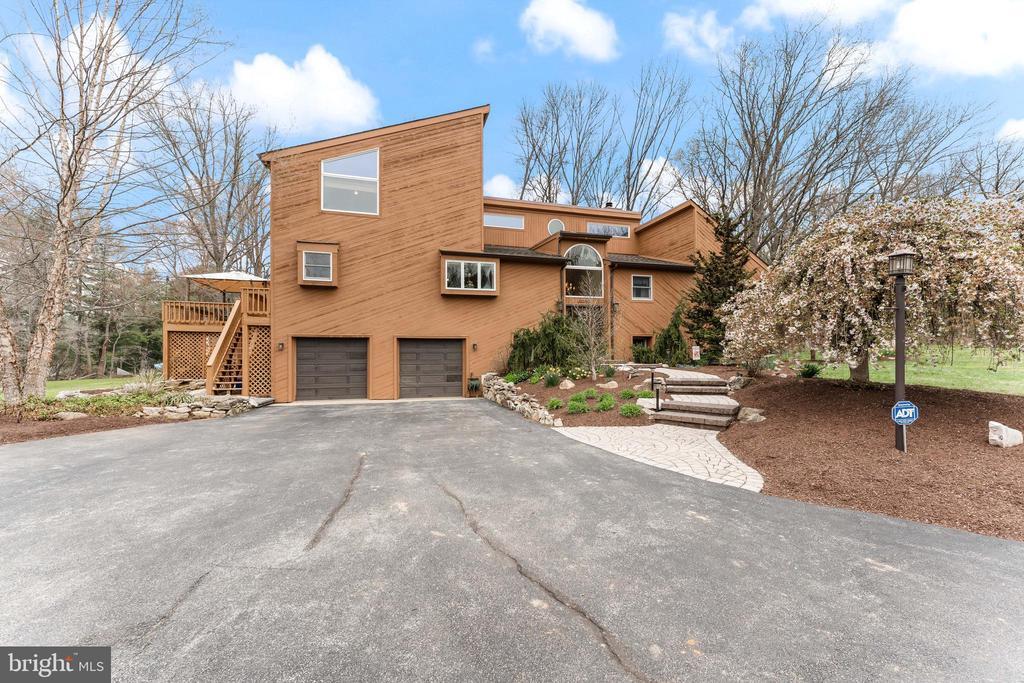 1038 Hopewell Rd in Downingtown, PA - Building Photo