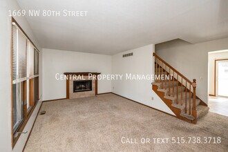 1669 NW 80th St in Clive, IA - Building Photo - Building Photo