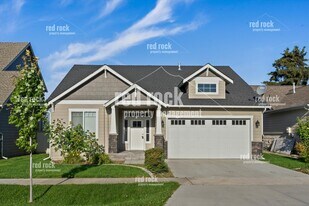 8013 N Hibiscus Ln in Coeur d'Alene, ID - Building Photo