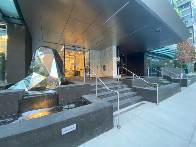 1111 Richards St in Vancouver, BC - Building Photo - Building Photo