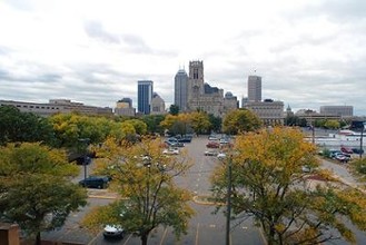 Meridian Arch Condos in Indianapolis, IN - Building Photo - Building Photo