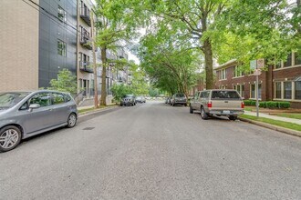 1711 18th Ave S, Unit F2 in Nashville, TN - Building Photo - Building Photo