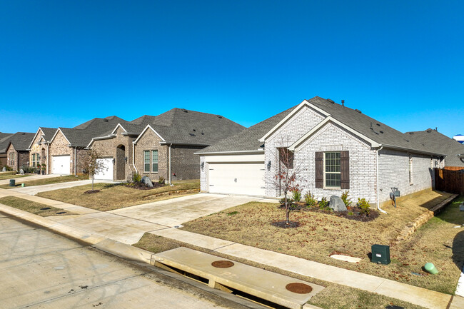 10529 Ponderosa Trl in Aubrey, TX - Building Photo - Building Photo