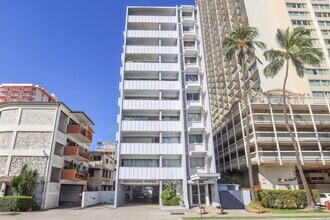 2281 Ala Wai Blvd in Honolulu, HI - Building Photo - Building Photo