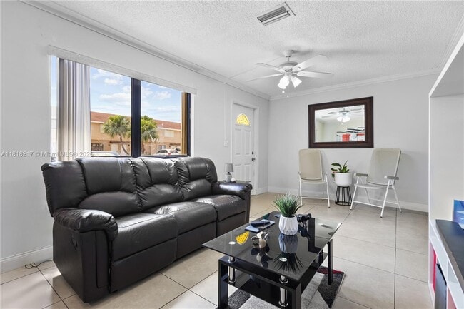 8360 NW 8th St in Miami, FL - Building Photo - Building Photo