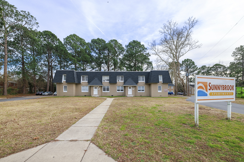 Sunnybrook Apartments in Chesapeake, VA - Building Photo