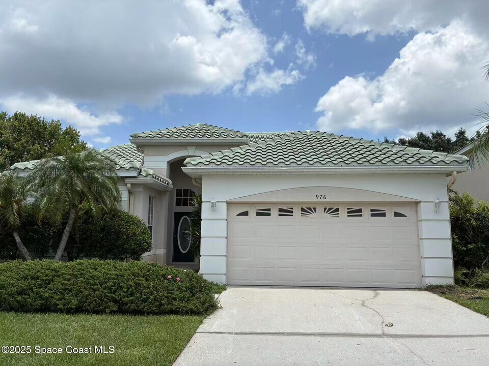 976 Wimbledon Dr in Melbourne, FL - Building Photo