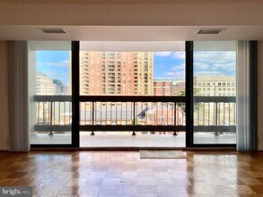 3800 Fairfax Dr in Arlington, VA - Building Photo - Building Photo