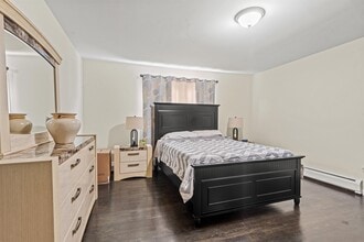5 Acorn Rd in Secaucus, NJ - Building Photo - Building Photo