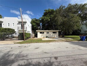 3801 Thomas Ave in Miami, FL - Building Photo - Building Photo